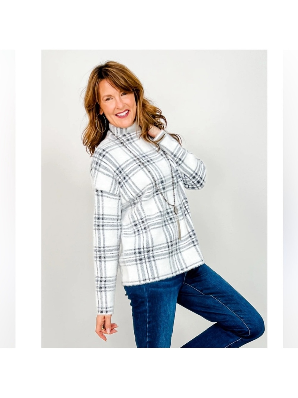 Tahari White black gray Plaid mock Neck Sweater fuzzy pullover medium M